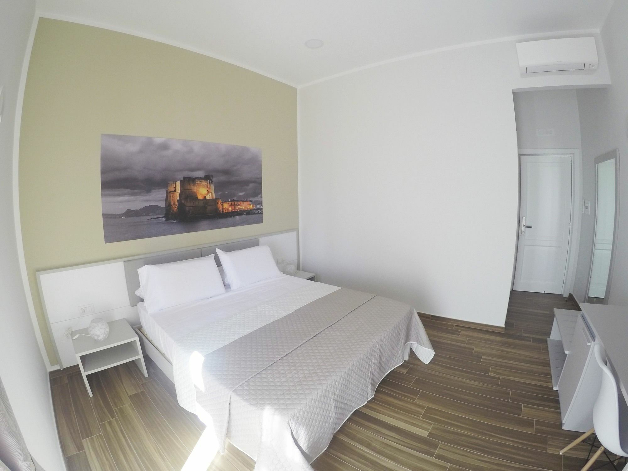 Rooms Stazione Centrale Napoli Eksteriør billede