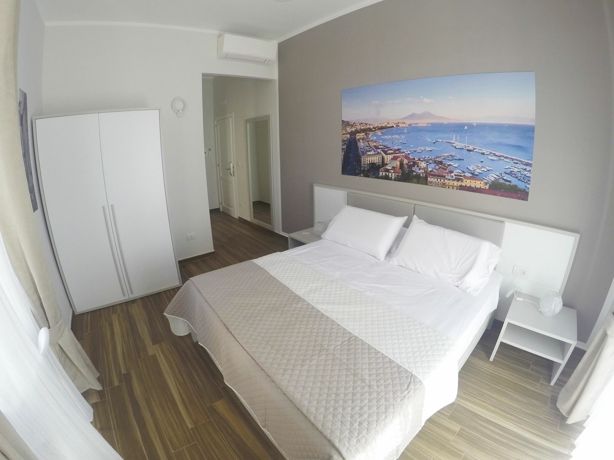 Rooms Stazione Centrale Napoli Eksteriør billede