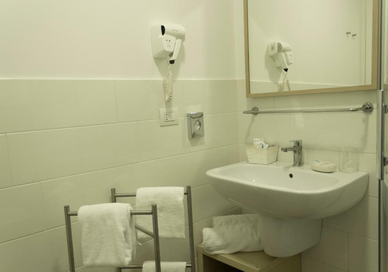 Rooms Stazione Centrale Napoli Eksteriør billede