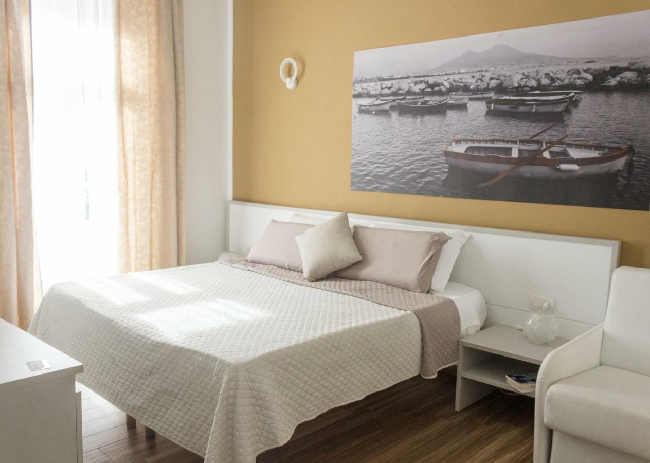 Rooms Stazione Centrale Napoli Eksteriør billede