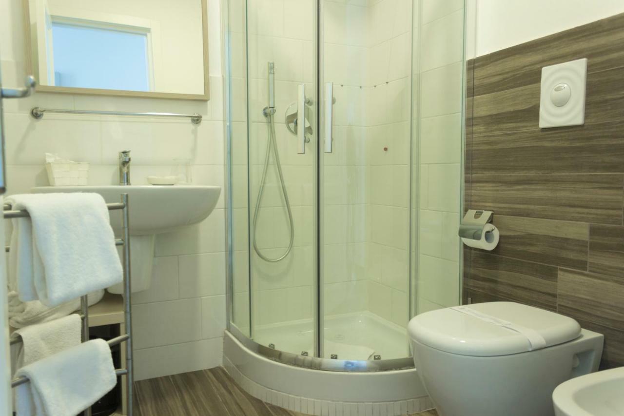 Rooms Stazione Centrale Napoli Eksteriør billede